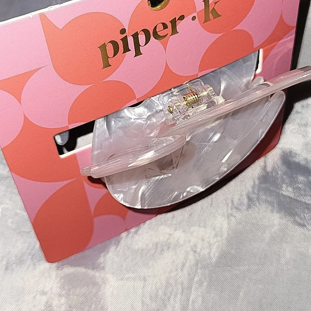 Piper-K Swan Hair clip Brand New